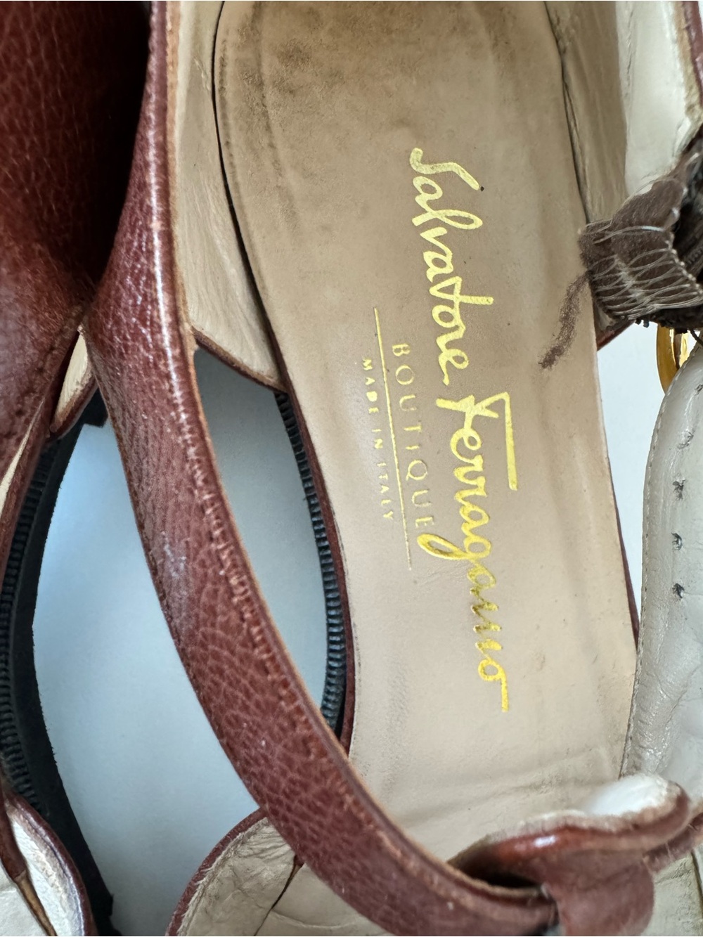 Vintage Salvatore Ferragamo Brown Leather T-Strap Low-Heel Flats Italy Women’s 8 - Picture 3 of 8